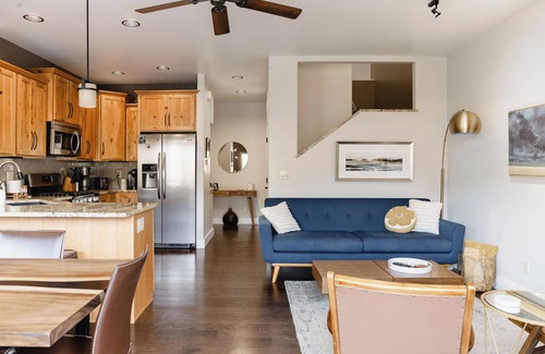 Salida House | River Retreat & Decked Out - Walk to town - 3BD