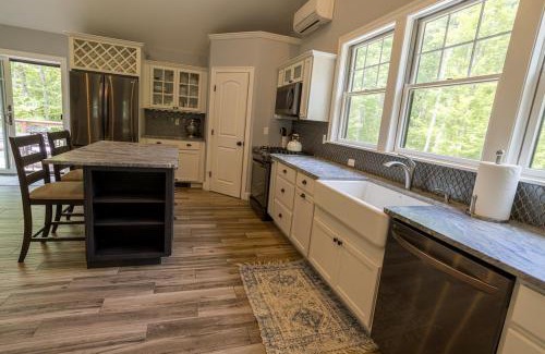 Center Conway House | River Run Retreat
