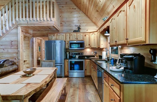Cashes Valley Cabin | River Rush - Reconnect with Nature, Luxury Amenities, Fishing and Scenic Views