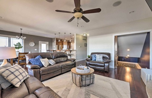 Grafton House | 'River's Paradise' w/ Balcony: Dtwn Location!