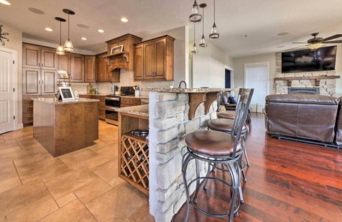 Grafton House | 'River's Paradise' w/ Balcony: Dtwn Location!
