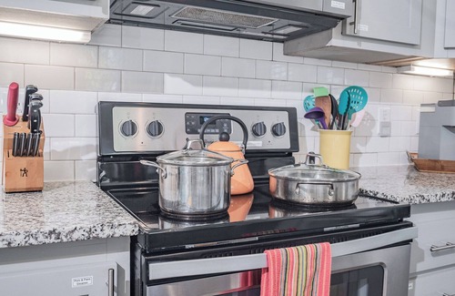 Seguin Cabin | River Staycation/Fishing Dock/Kayak/FastWiFi