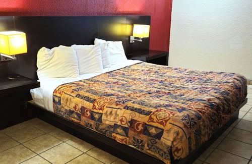 Fort Smith Hotel | River Valley Inn and Suites By Belvilla