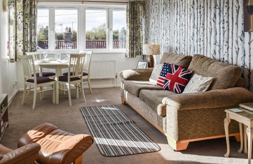 Horning Apartment | River View