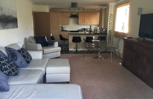 St Neots Apartment | River View Ground Floor Apartment - 70 Skipper Way, Little Paxton