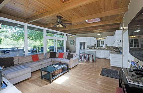 Healdsburg House | River View Lodge | A Wine Country Escape