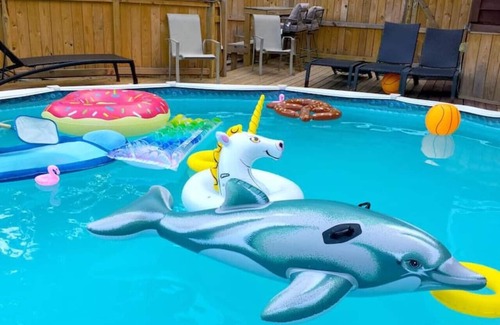 Nashville House | River View! Pool & Hot Tub! Close to Opry!