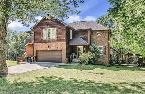 Nashville House | River View! Pool & Hot Tub! Close to Opry!