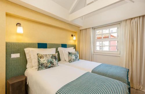 Sao Nicolau Apartment | River-View Retreat in Porto