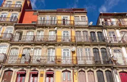 Sao Nicolau Apartment | River-View Retreat in Porto