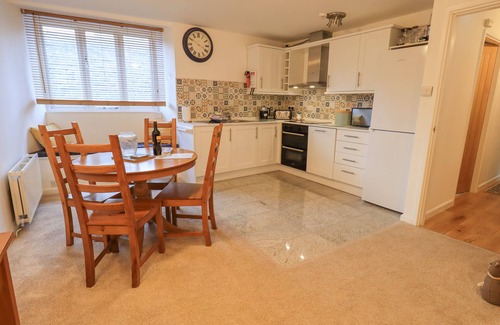 Kendal Cottage | RIVER WALK, family friendly, character holiday cottage in Kendal
