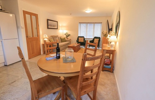 Kendal Cottage | RIVER WALK, family friendly, character holiday cottage in Kendal