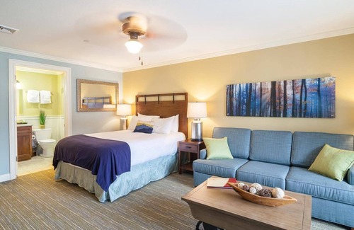 Lincoln Resort | River Walk Resort at Loon w/balcony & mount/river view, VIP floor, studio