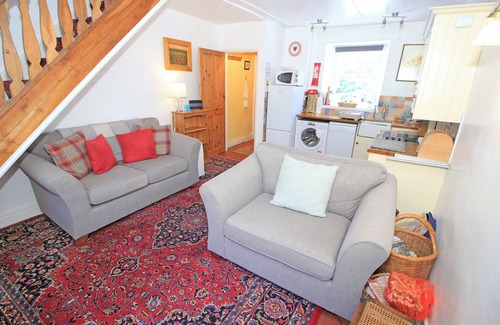 Beddgelert Cottage | RIVERBANK COTTAGE, pet friendly, with open fire in Beddgelert