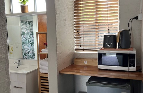 Bright Hotel | Riverbank Park Motel