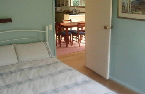 Gipsy Point Bed & Breakfast | Riverbed on the water
