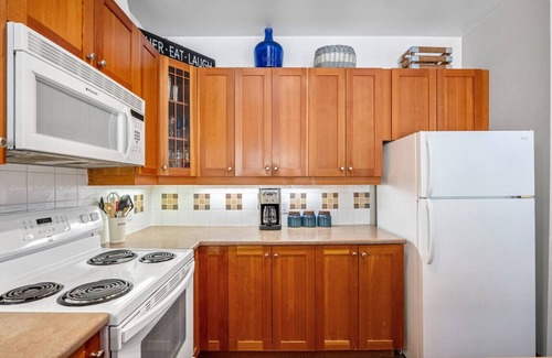 East Kootenay House | Riverbend Retreat | Hot Tub | Pools | Pets | Creek