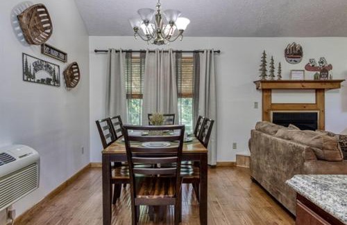 Sevierville House | Riverbend Retreat