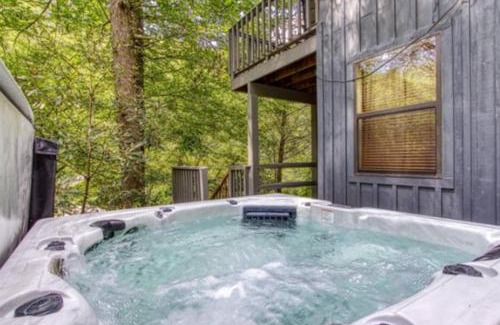 Sevierville House | Riverbend Retreat