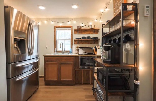 Canadensis Cabin | Riverfront Cabin. Minutes from Mt.Airy & Kalahari