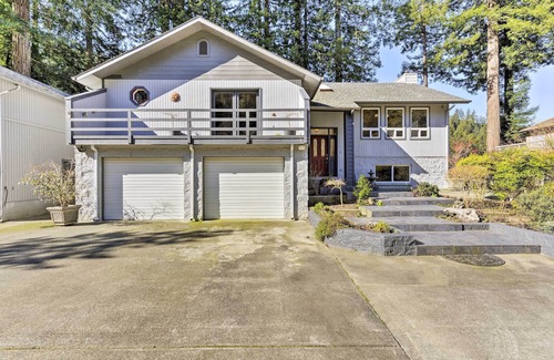 Crescent City Cottage | Riverfront Crescent City Home, 8 Mi to Beach!