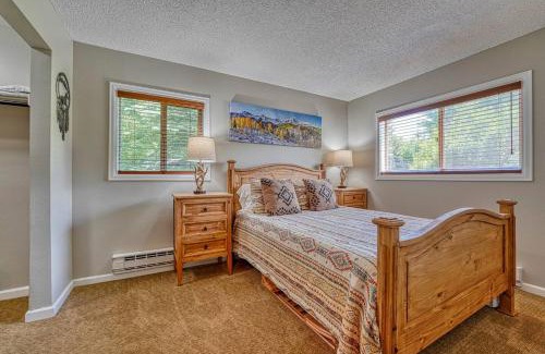 Avon Apartment | Riverfront family-friendly condo