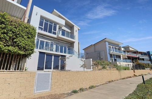 Mildura House | Riverfront Family Home in Mildura