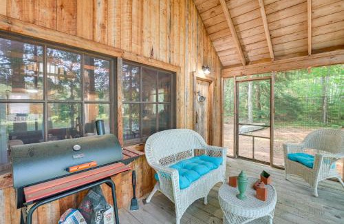 Olamon Apartment | Riverfront Greenbush Studio with Porch and Views!