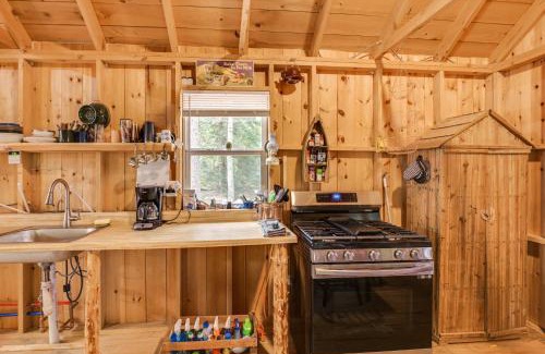 Olamon Apartment | Riverfront Greenbush Studio with Porch and Views!