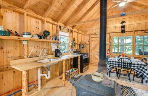 Olamon Apartment | Riverfront Greenbush Studio with Porch and Views!