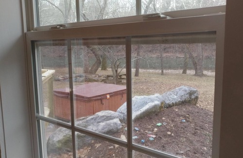 Luray Cabin | RIVERFRONT, large private property, close to the town of Lura