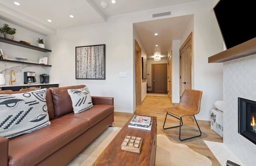 Avon Condo | Riverfront Lodge 109 - 1 Bedroom Residence