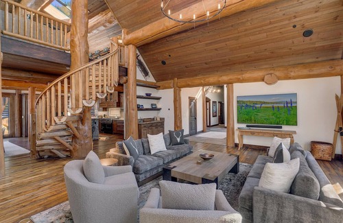 Olympic Valley House | Riverfront Lodge - TLUXP