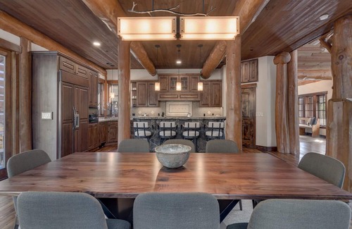 Olympic Valley House | Riverfront Lodge - TLUXP