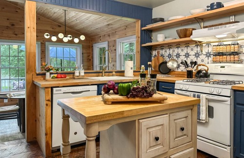 Narrowsburg Apartment | Riverfront Luxe in Narrowsburg