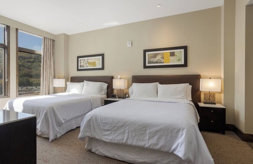 Avon Hotel | Riverfront Resort & Spa w Gondola | WR421B
