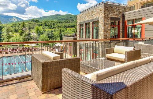Avon Hotel | Riverfront Resort