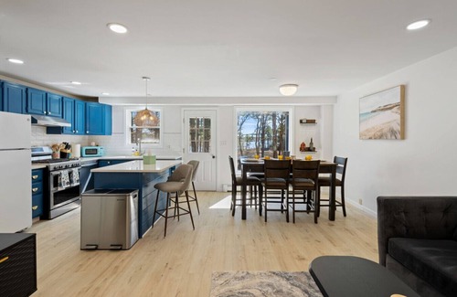 Wareham Center House | Riverfront Retreat in Wareham 6 bd+pet+gameroom