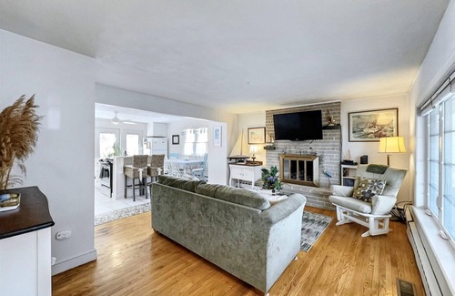 Wrightsville House | Riverfront Retreat w/Beach & Boat Access