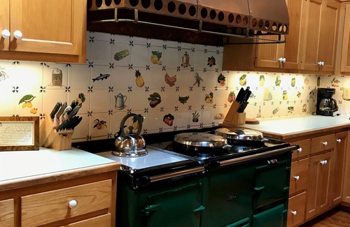 Old Fort House | Riverfront Retreat w/Amazing Views! Fishing.Hiking.Deck.Gatherings/Weddings.WiFi