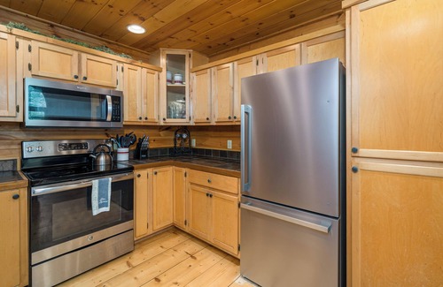 Ellijay Cabin | Riverfront - Secluded - 10 minutes to town!
