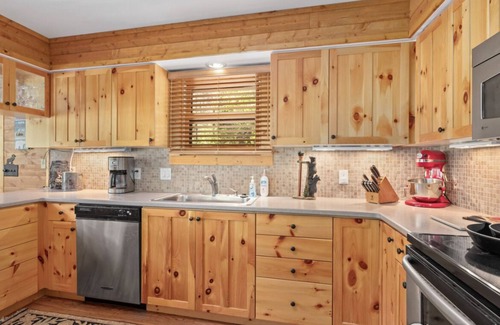 Drake Cabin | Riverfront Updated Cabin Close to Estes Park New Hot Tub 3 Private Acres Pet OK