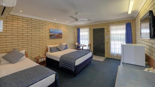 St. George Hotel | Riverland Motor Inn