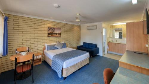 St. George Hotel | Riverland Motor Inn