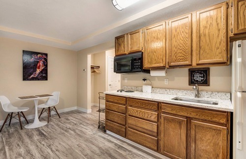 Bend Cottage | "Riverrun Retreat" Cottage along the Deschutes River, near Downtown Bend