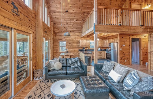 Twin Mountain Cabin | River’s Bend - Riverfront Bretton Woods Cabin