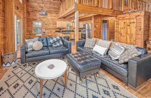 Twin Mountain Cabin | River’s Bend - Riverfront Bretton Woods Cabin