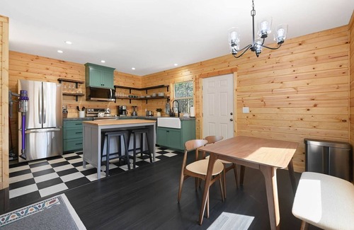 Pinecrest Cabin | Rivers Resort Cabin #1 "Millport"