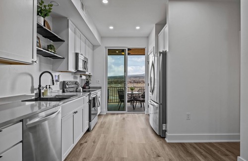 Grand Junction House | Rivers & Ridges Basecamp – Stylish 3BR Townhome Near Adventure & Wineries!
