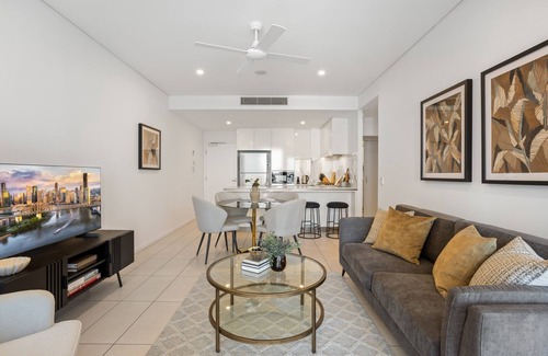 South Brisbane Apartment | Riverside 2-Bed by Brisbane's Landmarks with Pool